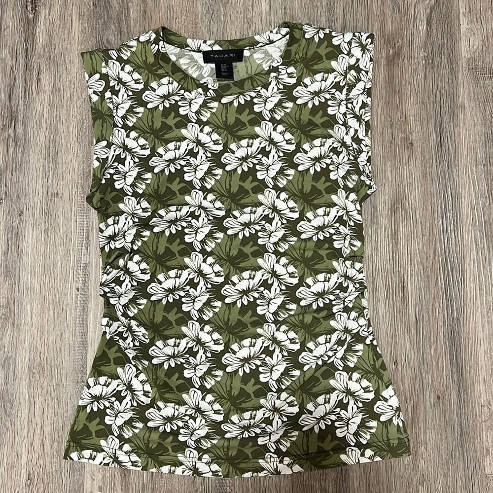 Tahari Sleeveless Floral Print Top​​​​​